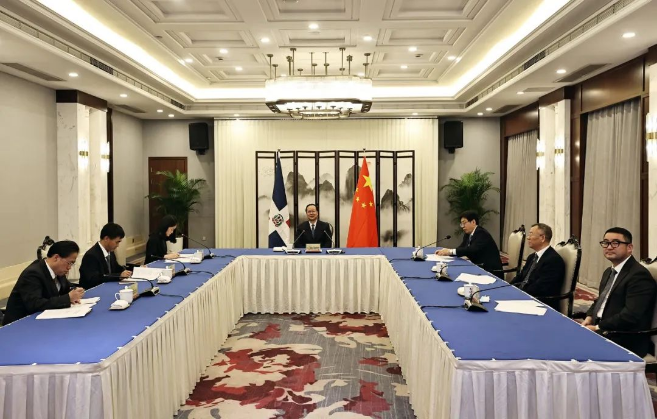 zoty中欧体育官方网站环境“助力”多米尼加清运垃圾，毛伟明省长出席线上交接仪式