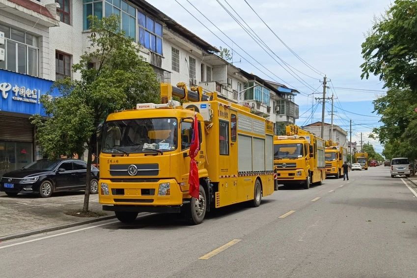 连续奋战又出发 zoty中欧体育官方网站环境紧急驰援湘潭涓水决口